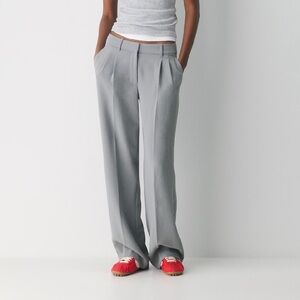 Aritzia Low Rise Effortless Pant